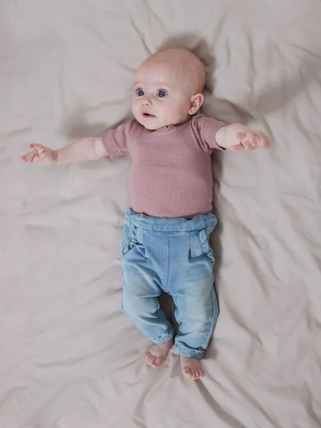 ✵ Name It Sweatjeans »NBFBELLA ROUND JEANS 6101-TR NOOS«, mit coolen Abriebeffekten online entdecken | Jelmoli-Versand
